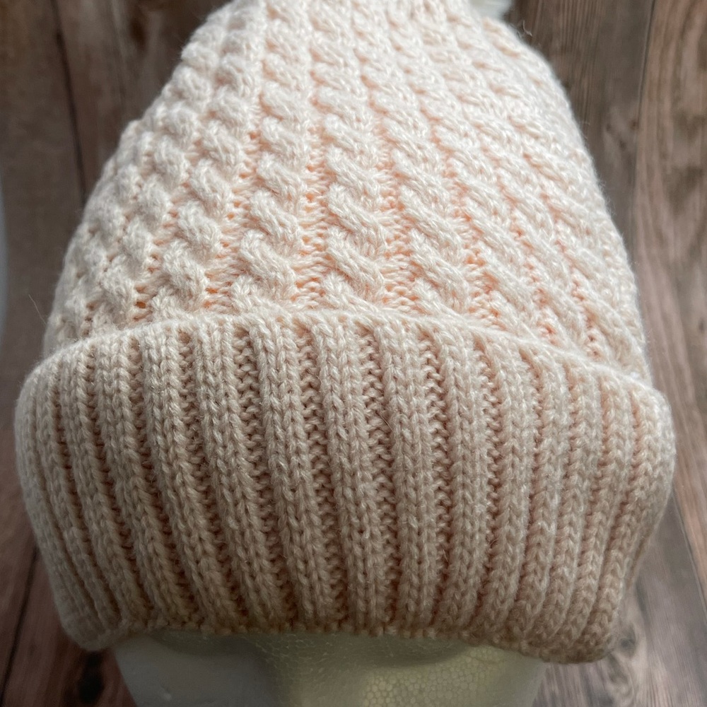 🆕Cable Knit Beanie with Faux Fur Pom pom - Picture 4 of 4
